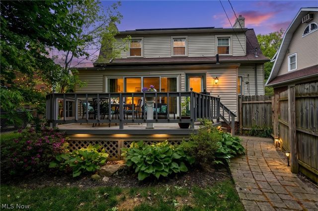 1390 Delia Avenue, Akron, OH 44320