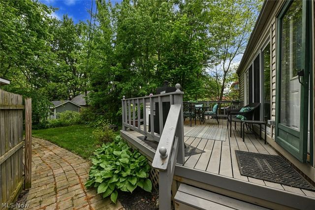 1390 Delia Avenue, Akron, OH 44320