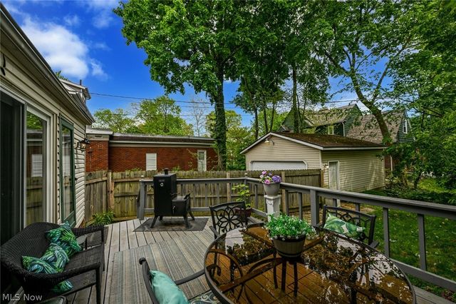 1390 Delia Avenue, Akron, OH 44320