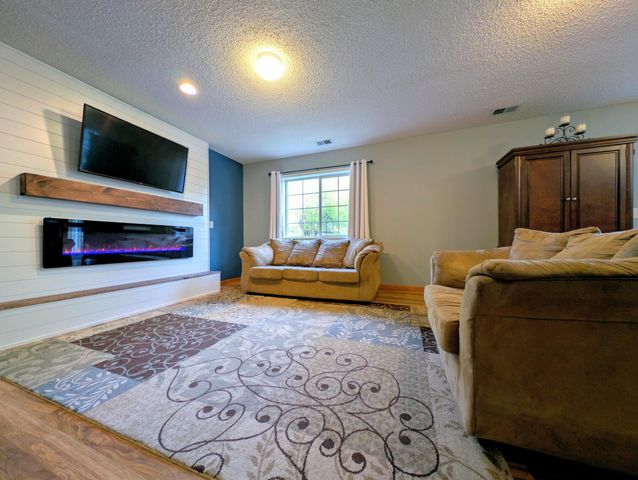 536 5th Avenue SW, Lonsdale, MN 55046
