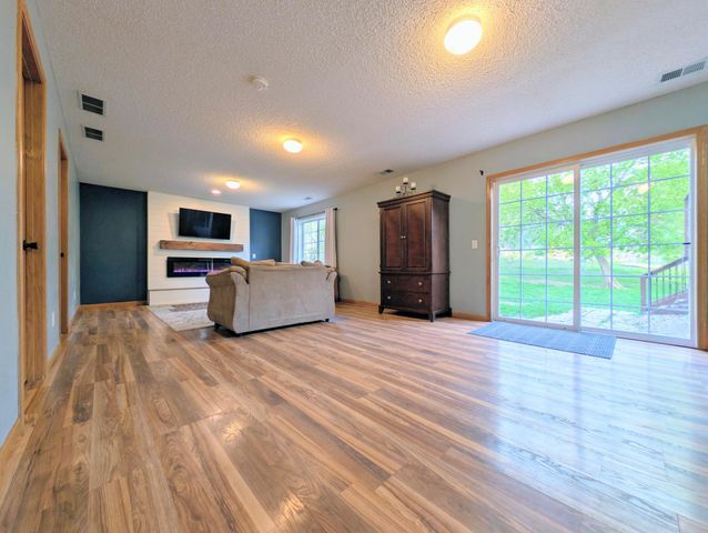 536 5th Avenue SW, Lonsdale, MN 55046