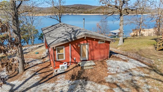 10843 Red Bluff Road, Garfield, AR 72732