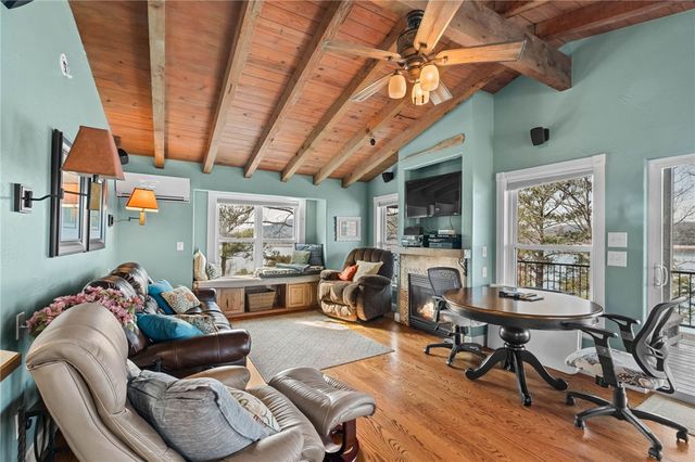 10843 Red Bluff Road, Garfield, AR 72732