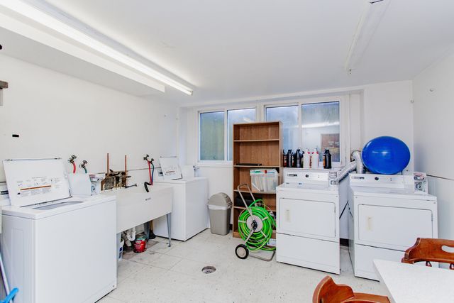 4976 N MILWAUKEE Avenue 201, Chicago, IL 60630