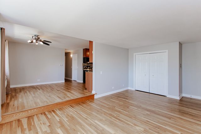 4976 N MILWAUKEE Avenue 201, Chicago, IL 60630