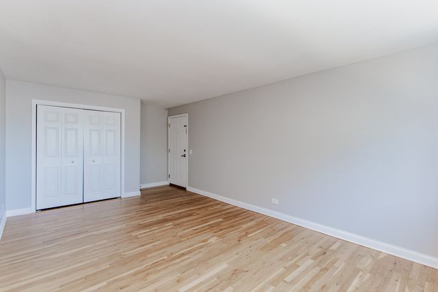 4976 N MILWAUKEE Avenue 201, Chicago, IL 60630