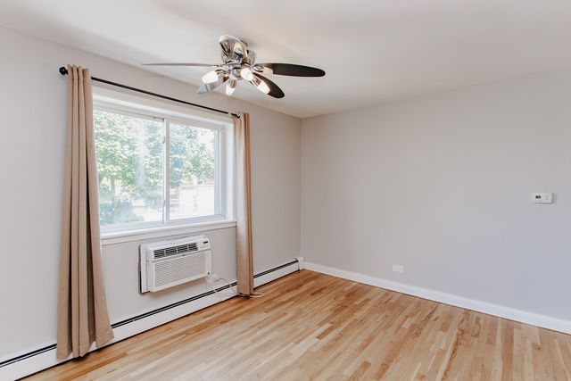 4976 N MILWAUKEE Avenue 201, Chicago, IL 60630
