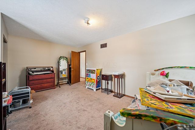 11295 Pickerington Road NW, Pickerington, OH 43147