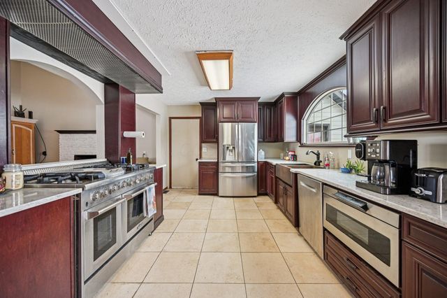 11295 Pickerington Road NW, Pickerington, OH 43147