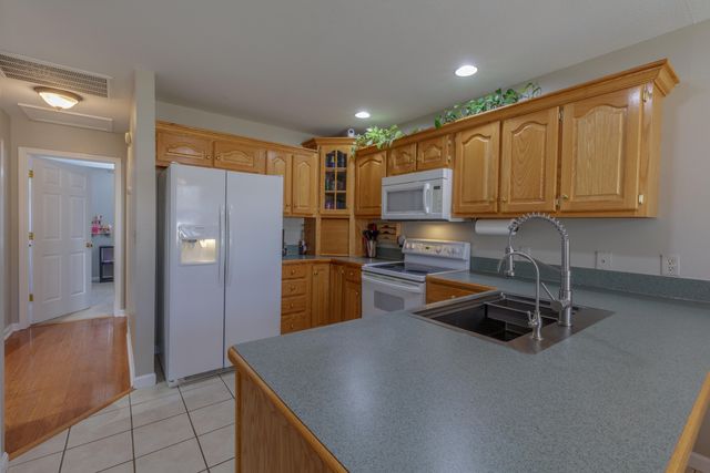 182 Century Drive, Rossville, GA 30741