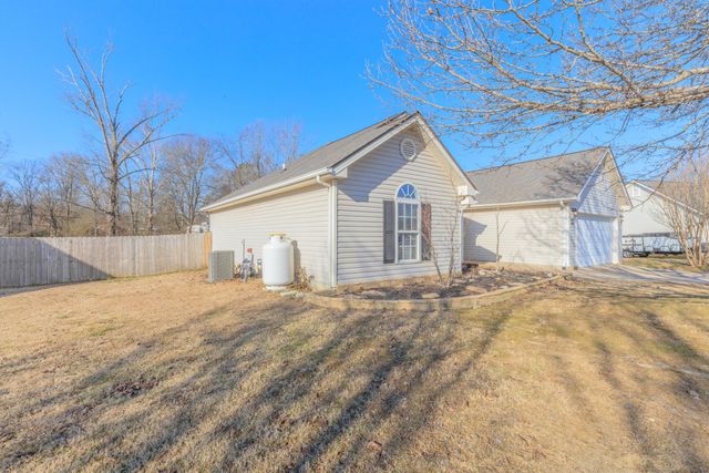 182 Century Drive, Rossville, GA 30741