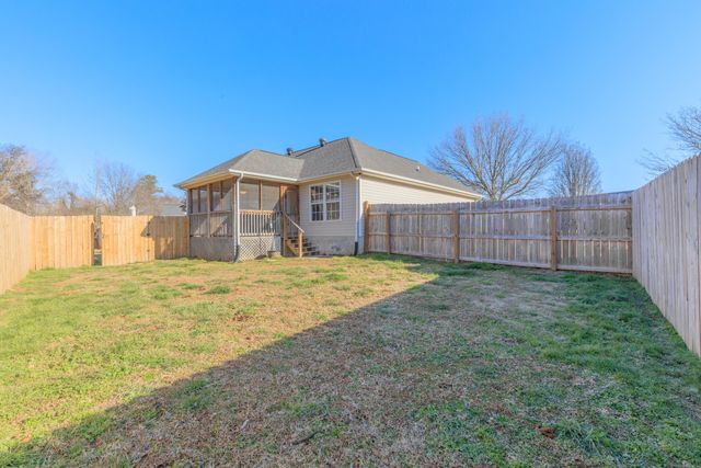 182 Century Drive, Rossville, GA 30741