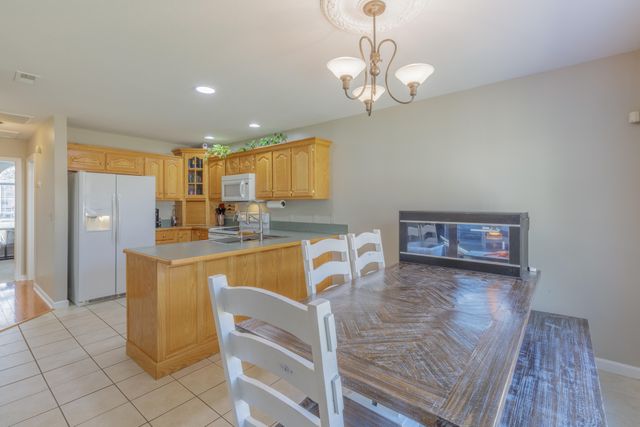 182 Century Drive, Rossville, GA 30741