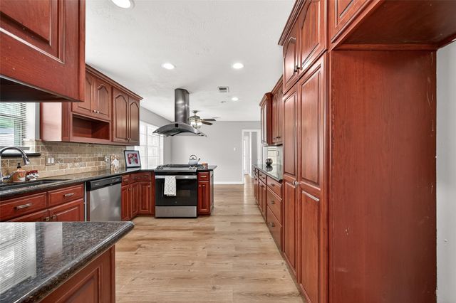 4230 Annawood Circle, Spring, TX 77388