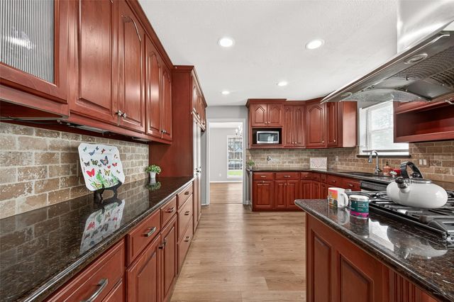 4230 Annawood Circle, Spring, TX 77388