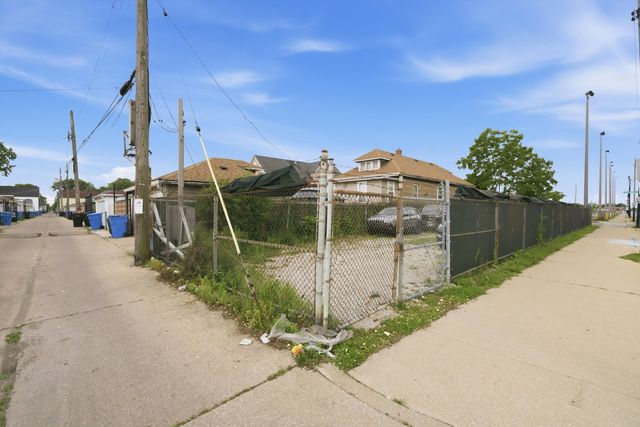 5101 S Richmond Street, Chicago, IL 60632