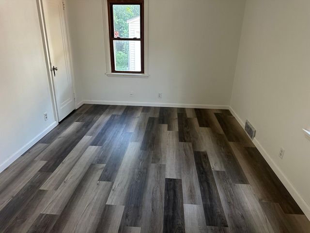 919 3rd Street E, Saint Paul, MN 55106