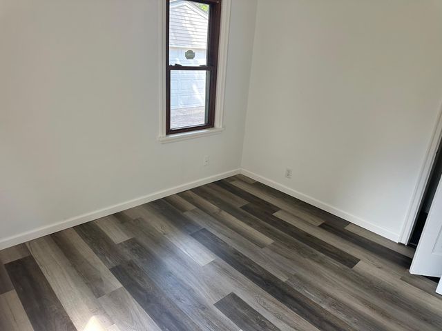 919 3rd Street E, Saint Paul, MN 55106