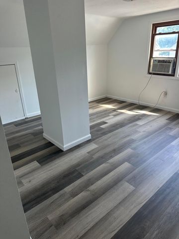 919 3rd Street E, Saint Paul, MN 55106