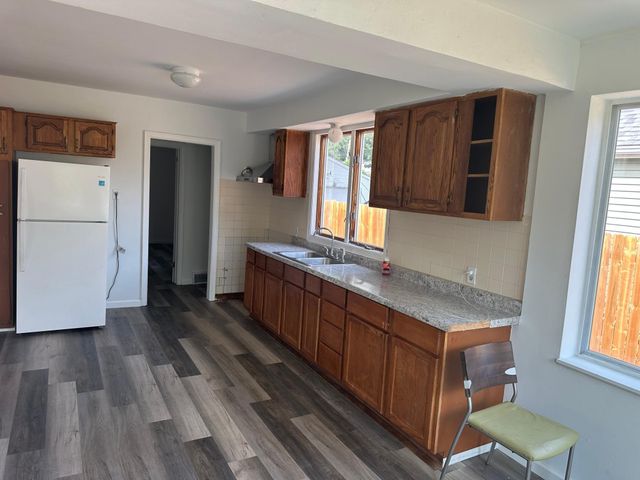 919 3rd Street E, Saint Paul, MN 55106