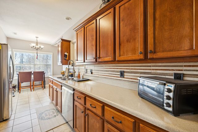 394 Heron Ridge Ct, Clarksville, TN 37040