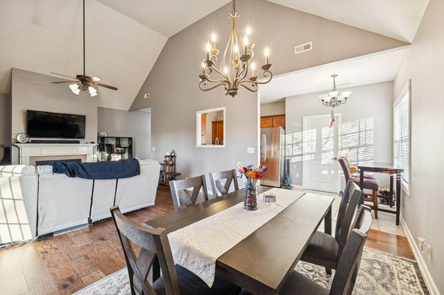 394 Heron Ridge Ct, Clarksville, TN 37040