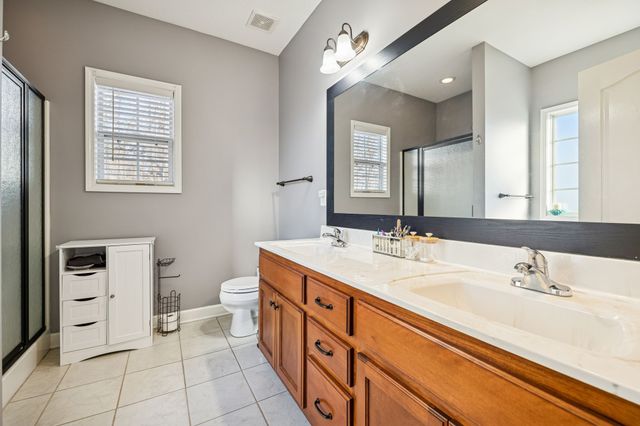 394 Heron Ridge Ct, Clarksville, TN 37040