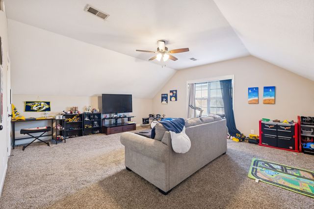 394 Heron Ridge Ct, Clarksville, TN 37040