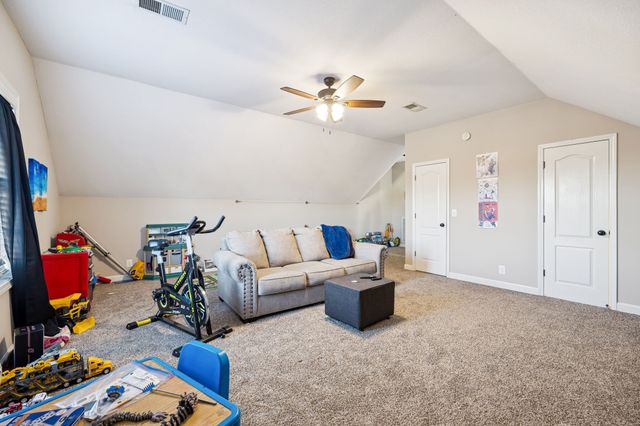 394 Heron Ridge Ct, Clarksville, TN 37040