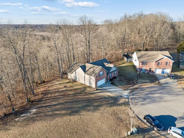 394 Heron Ridge Ct, Clarksville, TN 37040