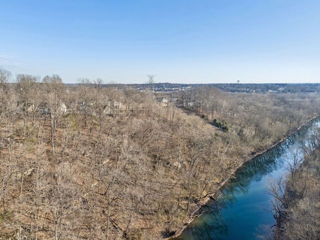 394 Heron Ridge Ct, Clarksville, TN 37040