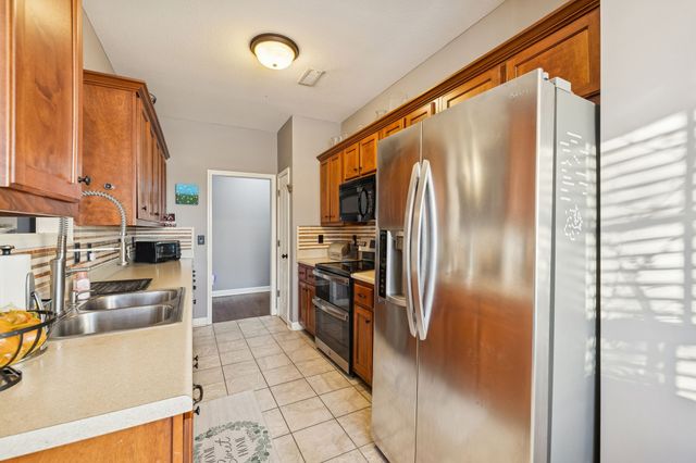 394 Heron Ridge Ct, Clarksville, TN 37040