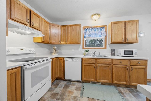 1409 Montclair Place, Fort Atkinson, WI 53538
