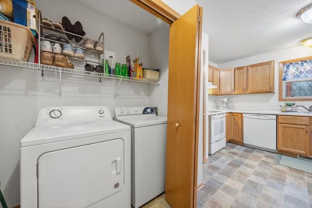 1409 Montclair Place, Fort Atkinson, WI 53538