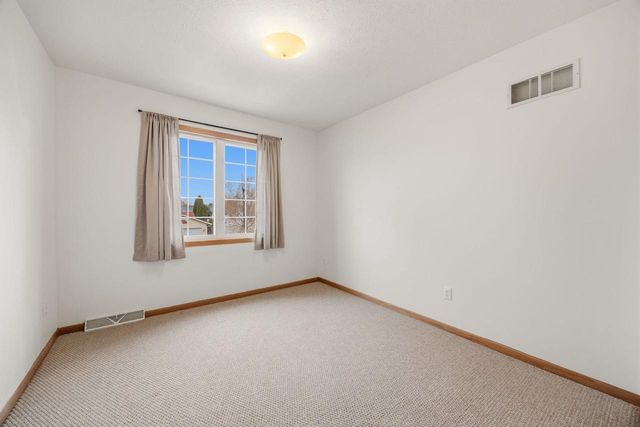 1409 Montclair Place, Fort Atkinson, WI 53538