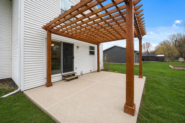 1409 Montclair Place, Fort Atkinson, WI 53538