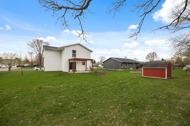 1409 Montclair Place, Fort Atkinson, WI 53538