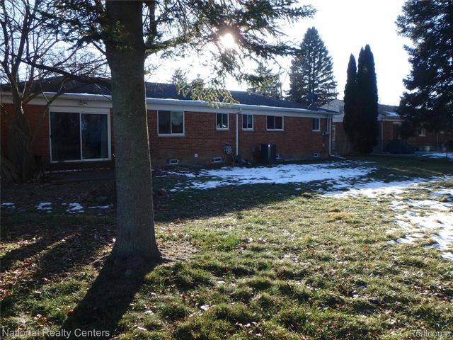 3522 Lorena Drive, Waterford Charter Township, MI 48329