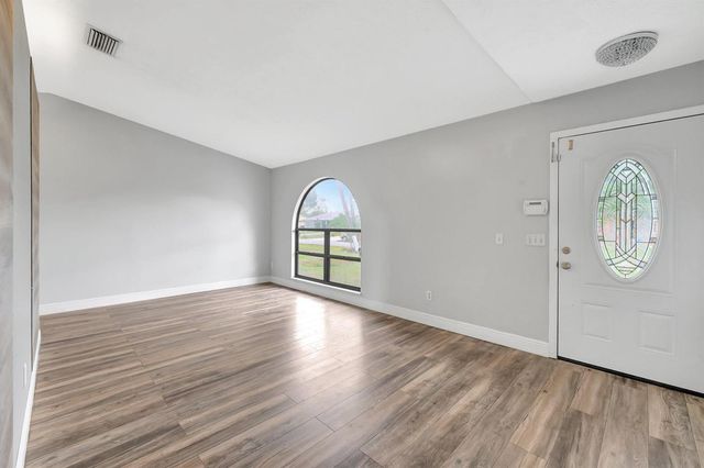 654 SW Pueblo Terrace, Port St. Lucie, FL 34953