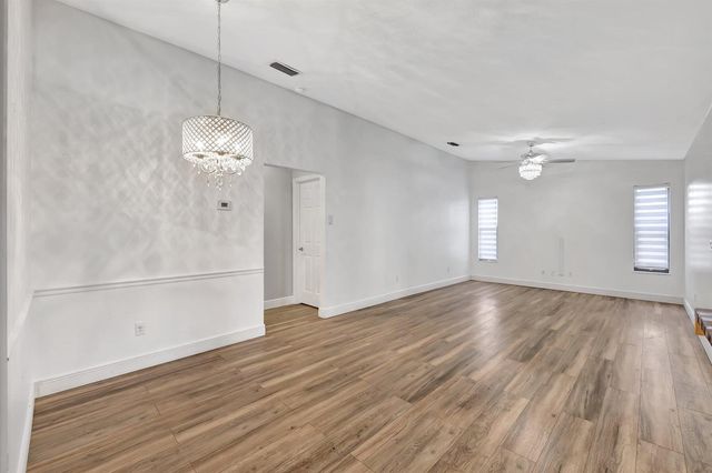 654 SW Pueblo Terrace, Port St. Lucie, FL 34953