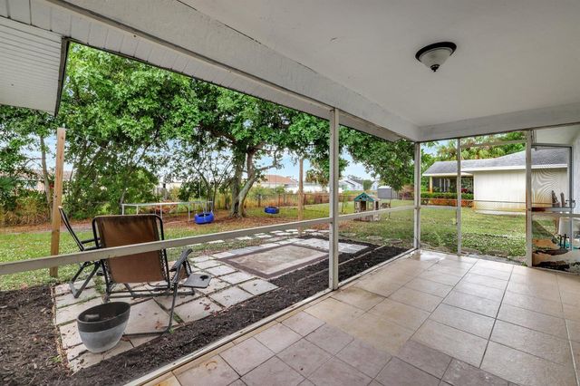 654 SW Pueblo Terrace, Port St. Lucie, FL 34953