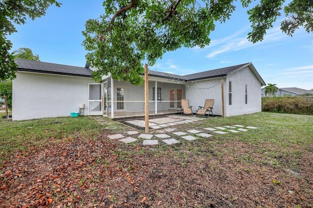 654 SW Pueblo Terrace, Port St. Lucie, FL 34953