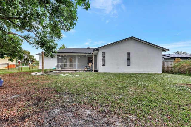 654 SW Pueblo Terrace, Port St. Lucie, FL 34953