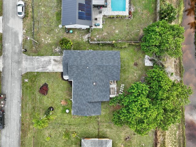 654 SW Pueblo Terrace, Port St. Lucie, FL 34953