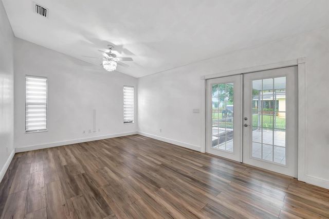 654 SW Pueblo Terrace, Port St. Lucie, FL 34953