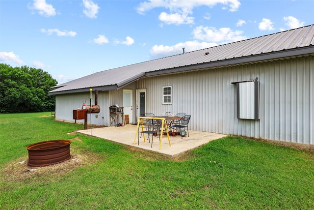 1673 County Road 1525, Ector, TX 75439