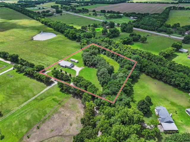 1673 County Road 1525, Ector, TX 75439