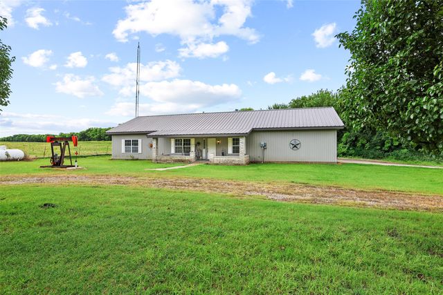 1673 County Road 1525, Ector, TX 75439