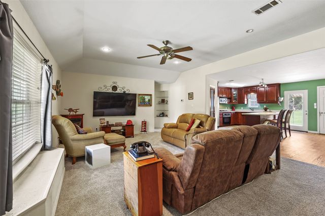 1673 County Road 1525, Ector, TX 75439