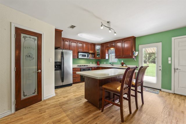 1673 County Road 1525, Ector, TX 75439